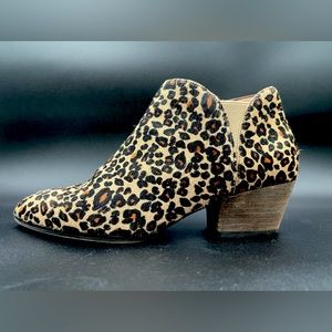 Caslon Leopard Print Nora Chelsea Western Booties Size 7.5 Leather/Calf Hair